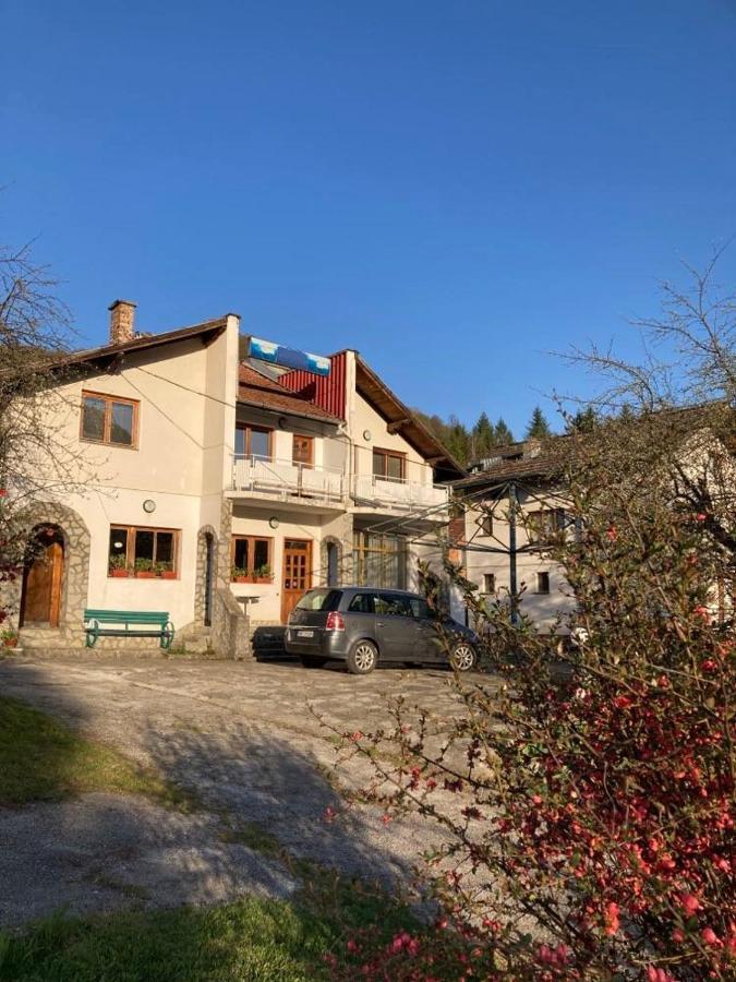 Самостоятелни стаи в къща за гости Балкан Рибарица Екстериор снимка